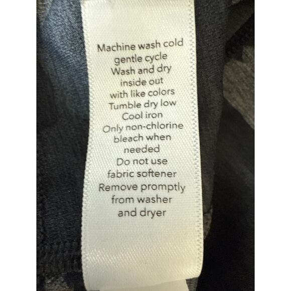 Athleta Ultimate Camo 7/8 Tight Size XL Black/Gray Activewear Leggings - Picture 8 of 9